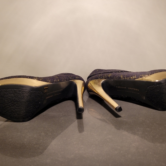 Black & gold Chinese Laundry PLATFORM ankle bootie size 8m. - Picture 8 of 9